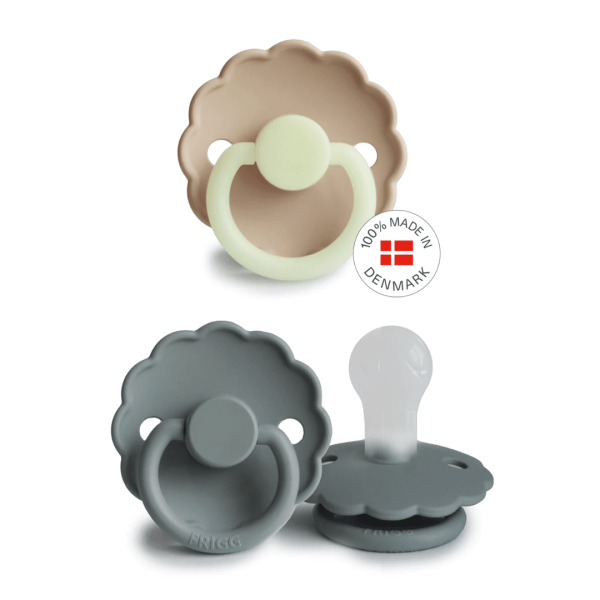 FRIGG Set 2 Suzete Daisy Night Croissant/French Gray FRIGG Set 2 Suzete Daisy Night Croissant/French Gray, 0-6L (Size 1), Silicon