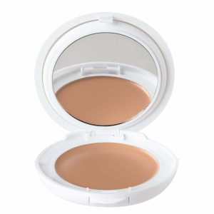 Fond de ten compact pentru ten uscat cu SPF 50 Couvrance Fond de ten compact pentru ten uscat cu SPF 50 Couvrance, Sable 3.0, 10 g, Pierre Fabre