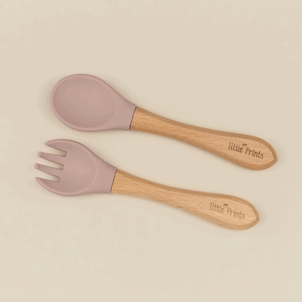 Set LinguritaFurculita din Silicon cu Maner din Lemn Pink Plum, 1 buc, Little Prints