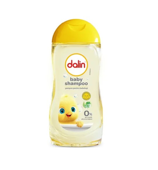 Spumant pentru bebeluși Dalin Baby Shampoo cu formulă delicată pentru pielea sensibilă.
