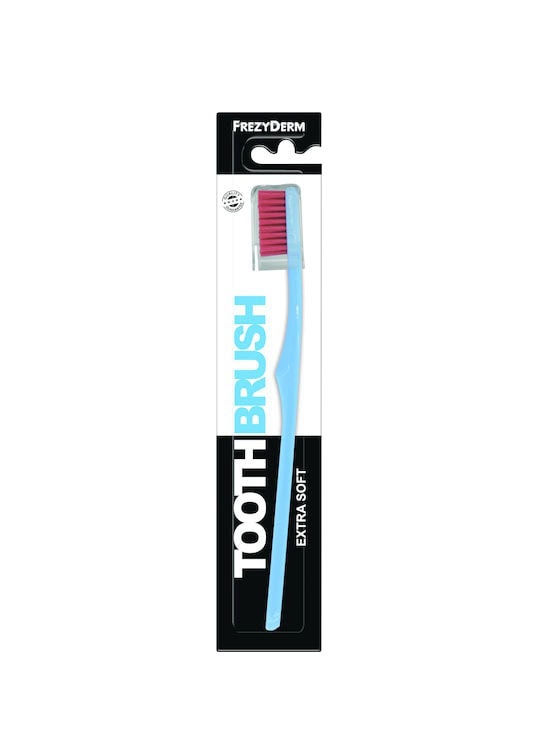 Periuță de dinți extra soft, culoare albastru deschis, pentru o igienă delicată a gingiilor.