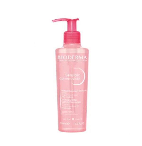 Solutie micelara Bioderma Sensibio H2O pentru curățare delicată a pielii sensibile.