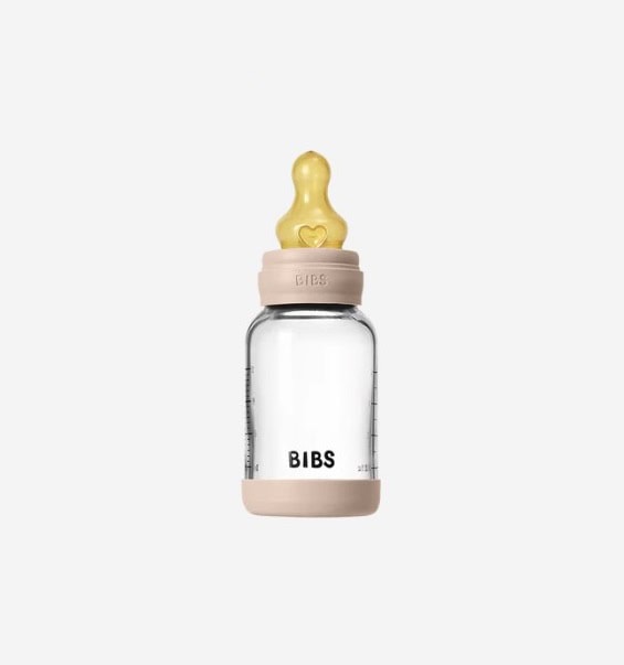 Biberon BIBS cu tetină din latex pentru hrănire sigură a bebelușilor.