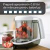 Blender electric pentru prepararea smoothie-urilor cu fructe.